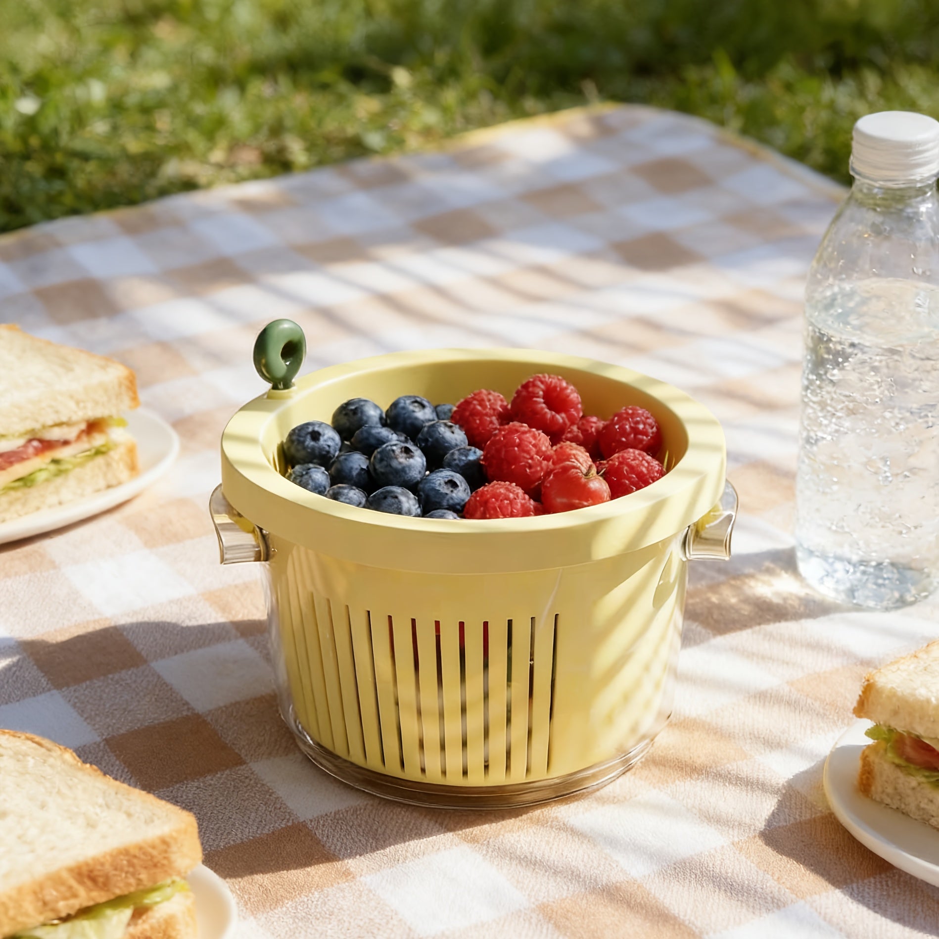New Double-layer Transparent Rotating Draining Basket with a Simple and Practical Design. Features Dual Handles for Easy Carrying. Suitable for Kitchen Vegetable Washing, Fruit Storage, Outdoor Picnics, and Serving Fruits and Vegetables at Gatherings